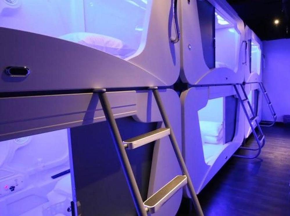 Hey Bear Capsule Hotel Тайпей Екстериор снимка
